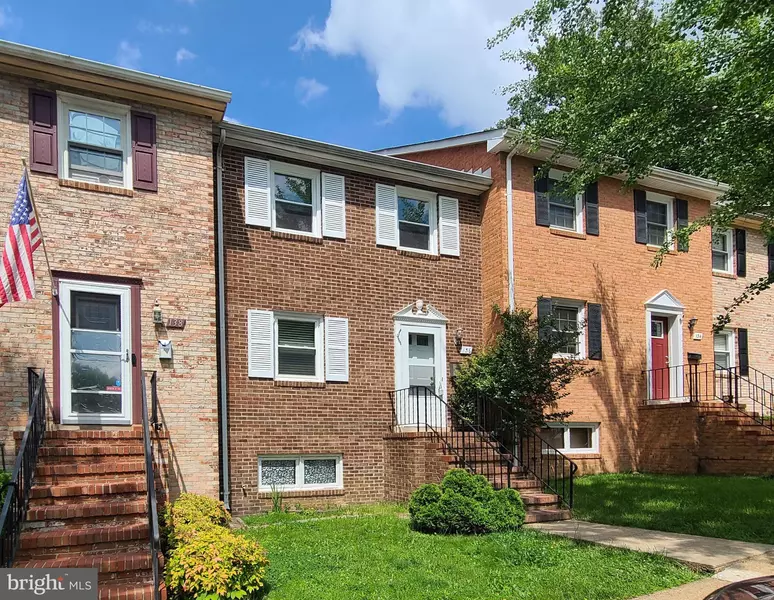 136 FALMOUTH DR, Fredericksburg, VA 22405