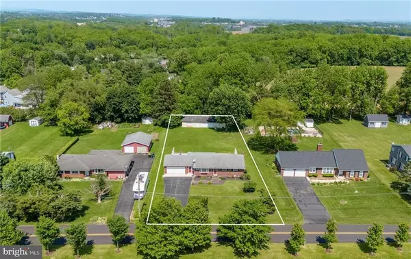 3324 GOLF COURSE RD, Allentown, PA 18104