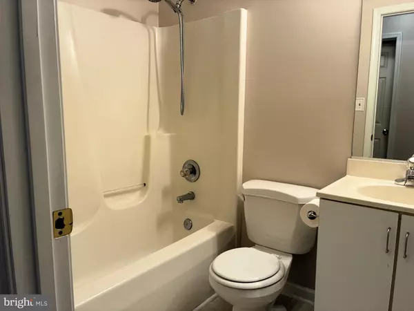 Pasadena, MD 21122,7821 CAMP RD