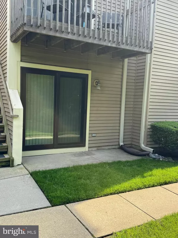 225 BARCLAY CT, West Deptford, NJ 08051