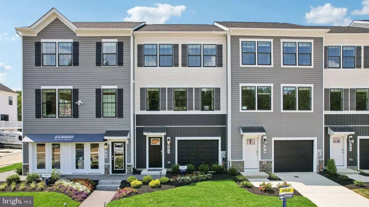 La Plata, MD 20646,453 STILL FEATHER AVE