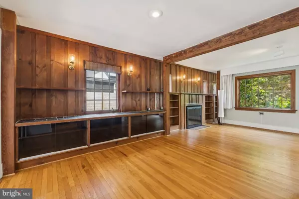 Arlington, VA 22205,1610 N GREENBRIER ST