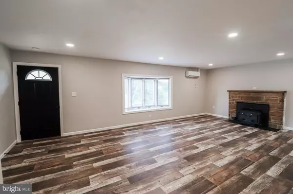 Harrisburg, PA 17112,7821 SKYLINE DR