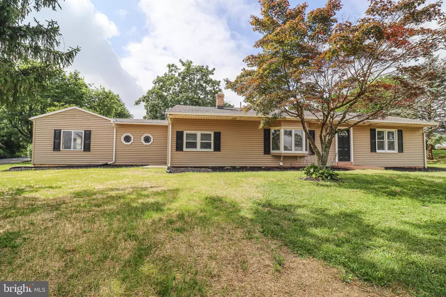 7821 SKYLINE DR, Harrisburg, PA 17112