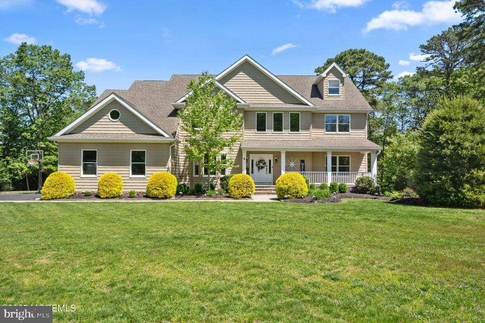 Howell, NJ 07731,4 HUMMINGBIRD CT