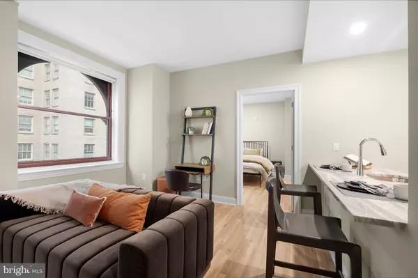 Philadelphia, PA 19102,1420-22 CHESTNUT ST #405