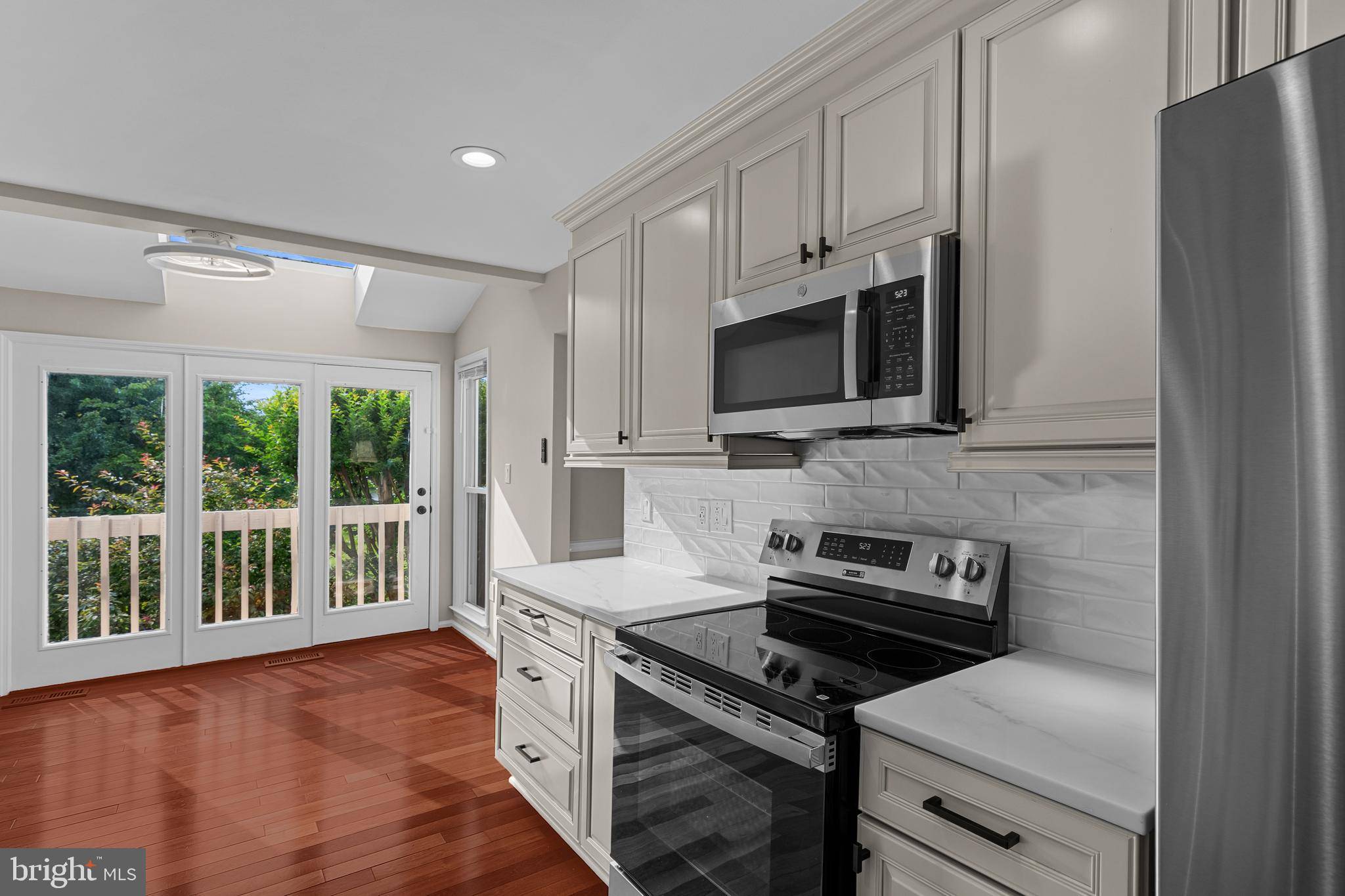 Alexandria, VA 22315,6161 SUMMER PARK LN