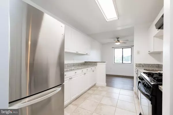 Falls Church, VA 22042,7609 ROUTE 29 #303