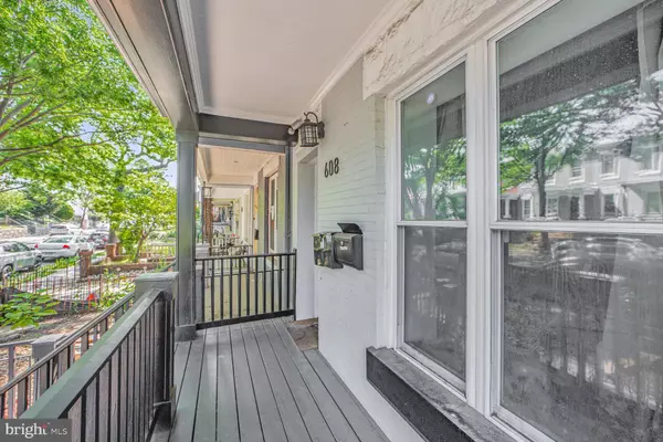 Washington, DC 20010,608 IRVING ST NW #2