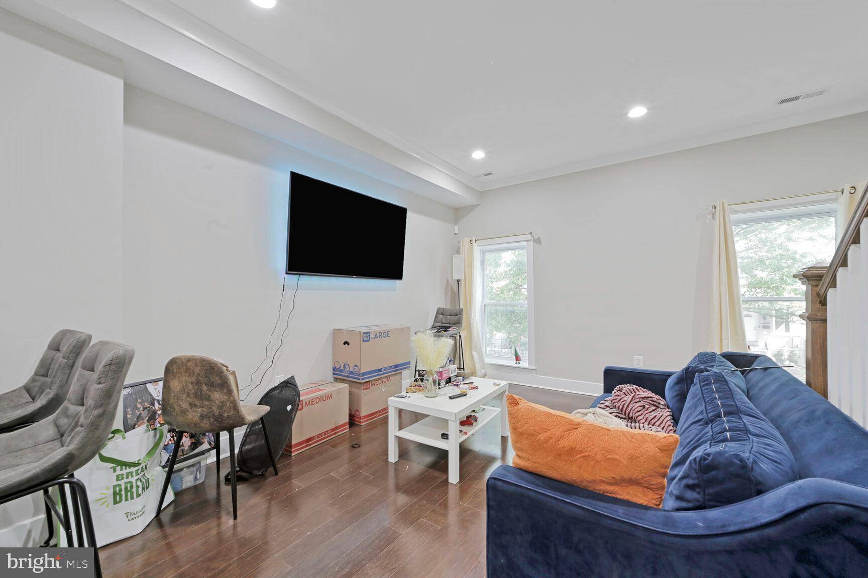Washington, DC 20010,608 IRVING ST NW #2