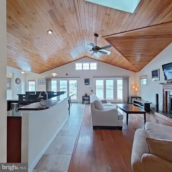 505 S SURF RD, Ocean City, MD 21842