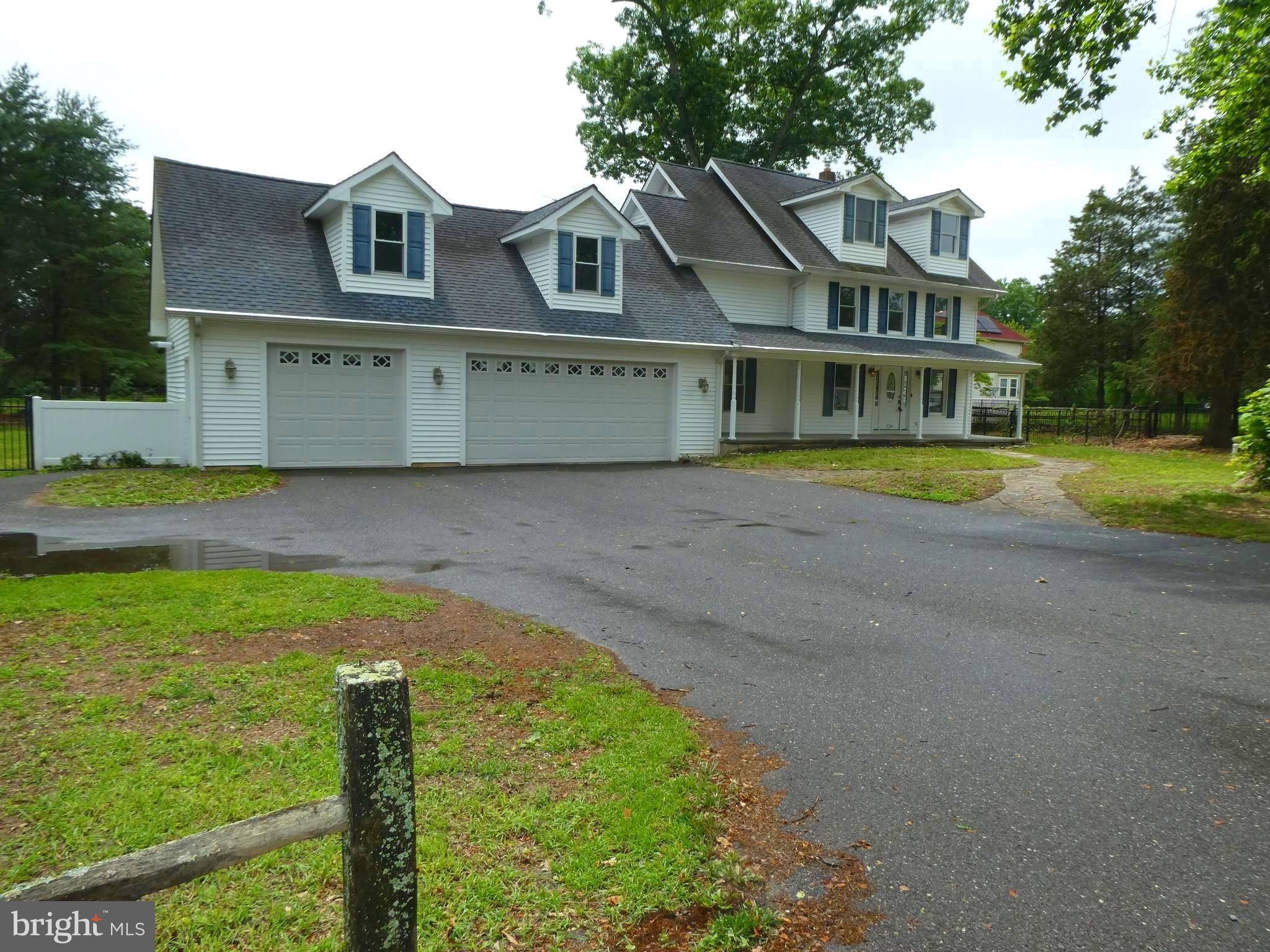 Hammonton, NJ 08037,126 E CENTRAL AVE