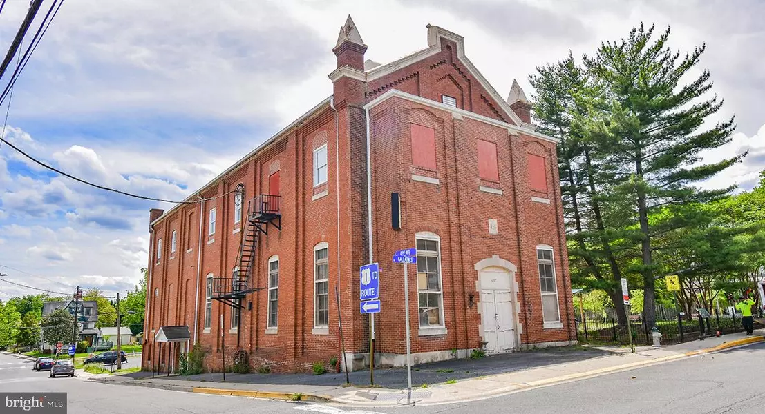 4207 GALLATIN ST, Hyattsville, MD 20781