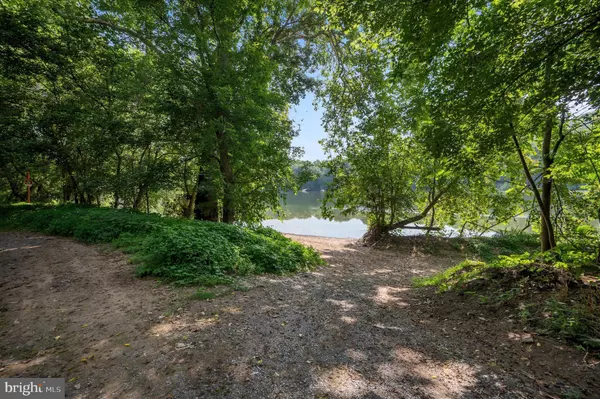 Harpers Ferry, WV 25425,816 DUNCAN RD