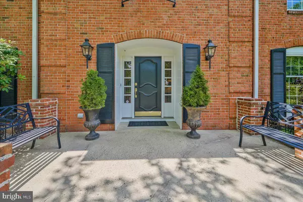 Titusville, NJ 08560,5 RIVER KNOLL DR