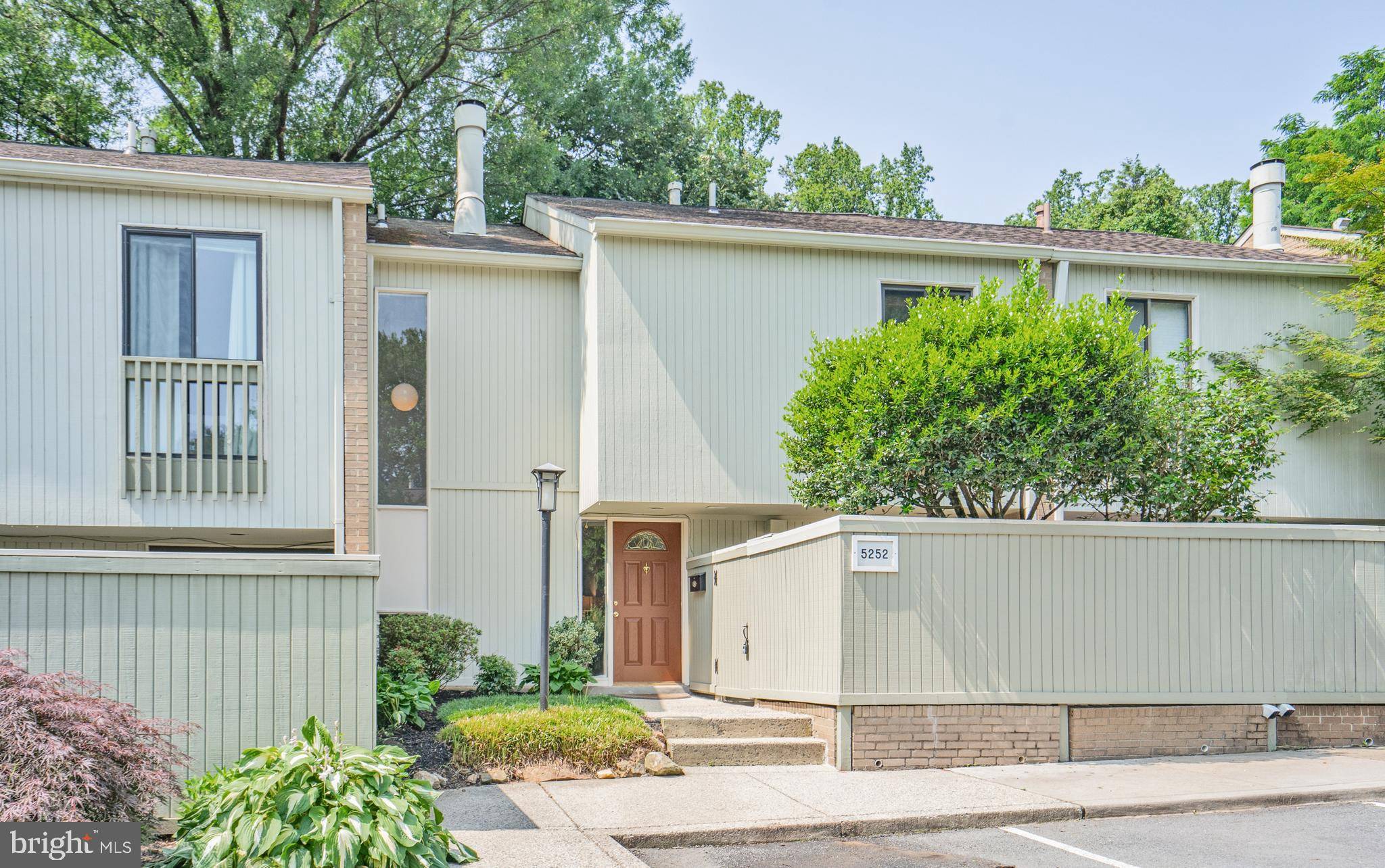 Bethesda, MD 20814,5252 POOKS HILL RD #B-12