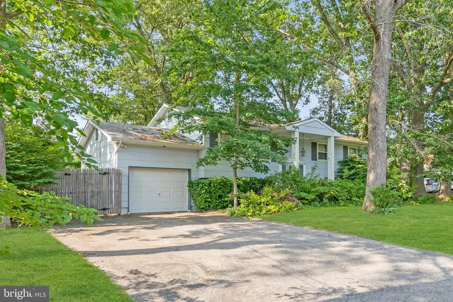 856 SOMERSET DR, Toms River, NJ 08753