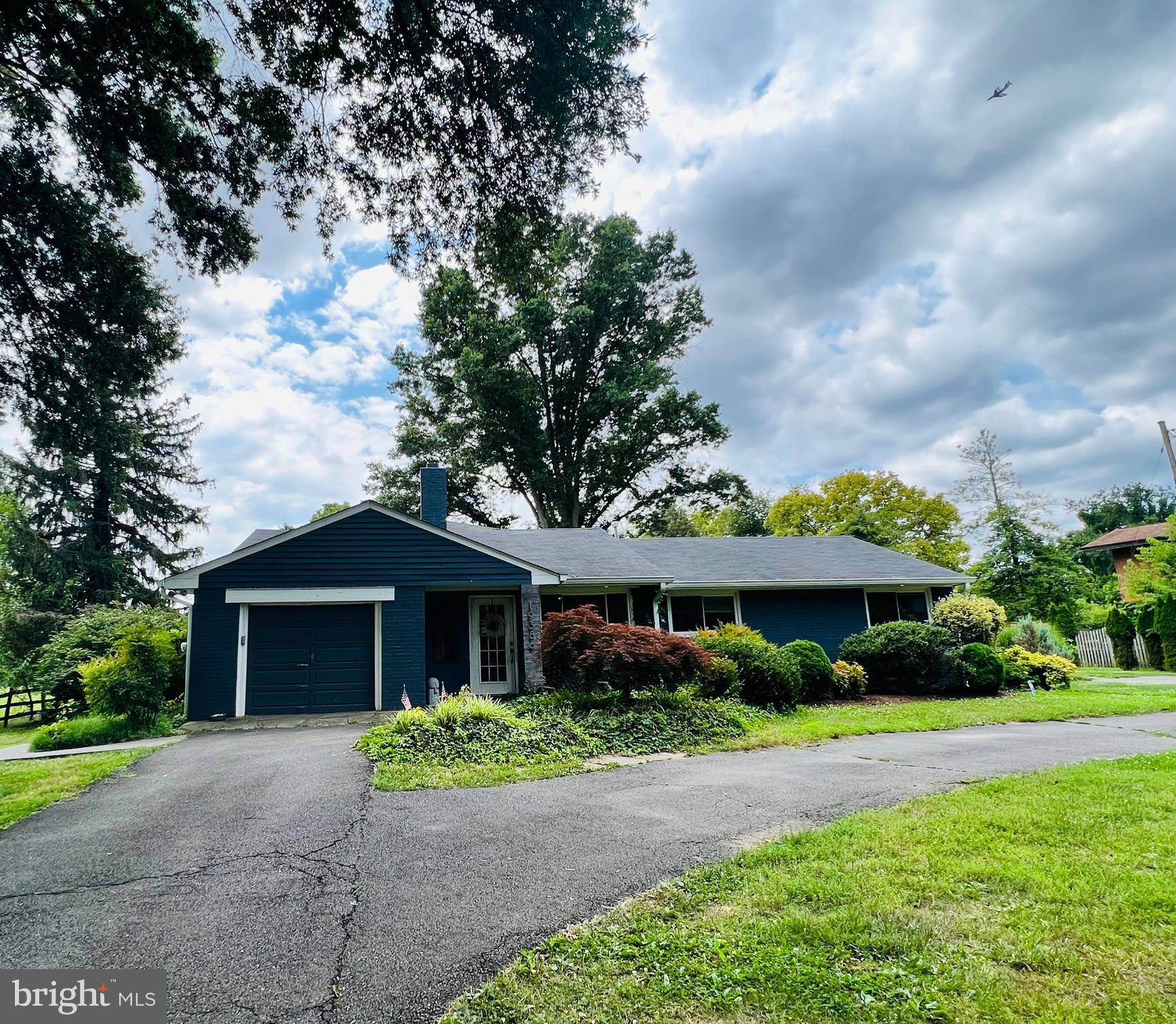 Sterling, VA 20165,19386 YOUNGS CLIFF RD