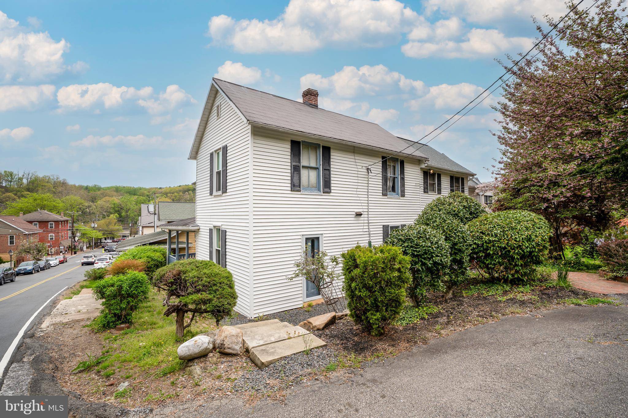 Occoquan, VA 22125,305 UNION ST