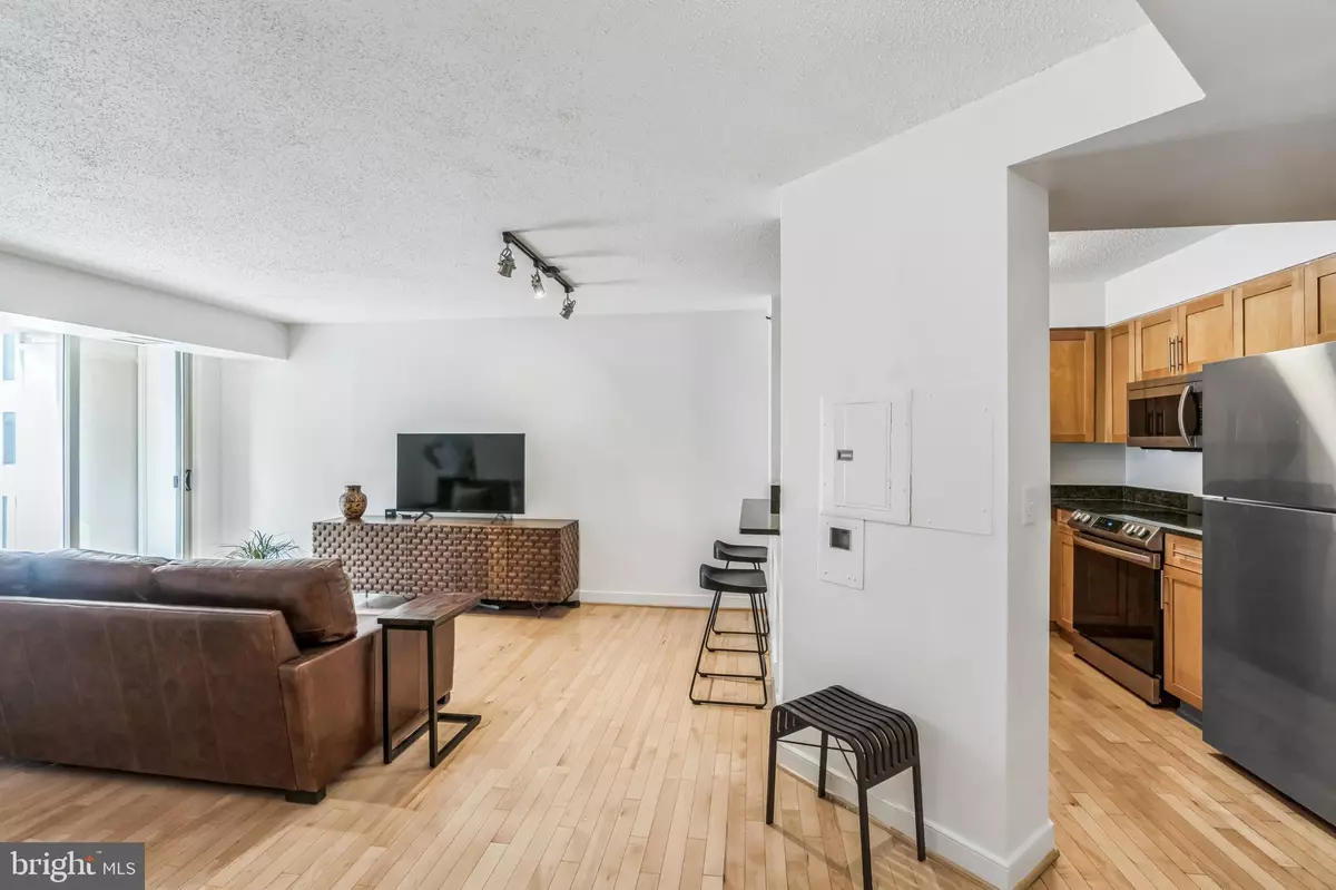 Bethesda, MD 20814,7500 WOODMONT AVE #S714