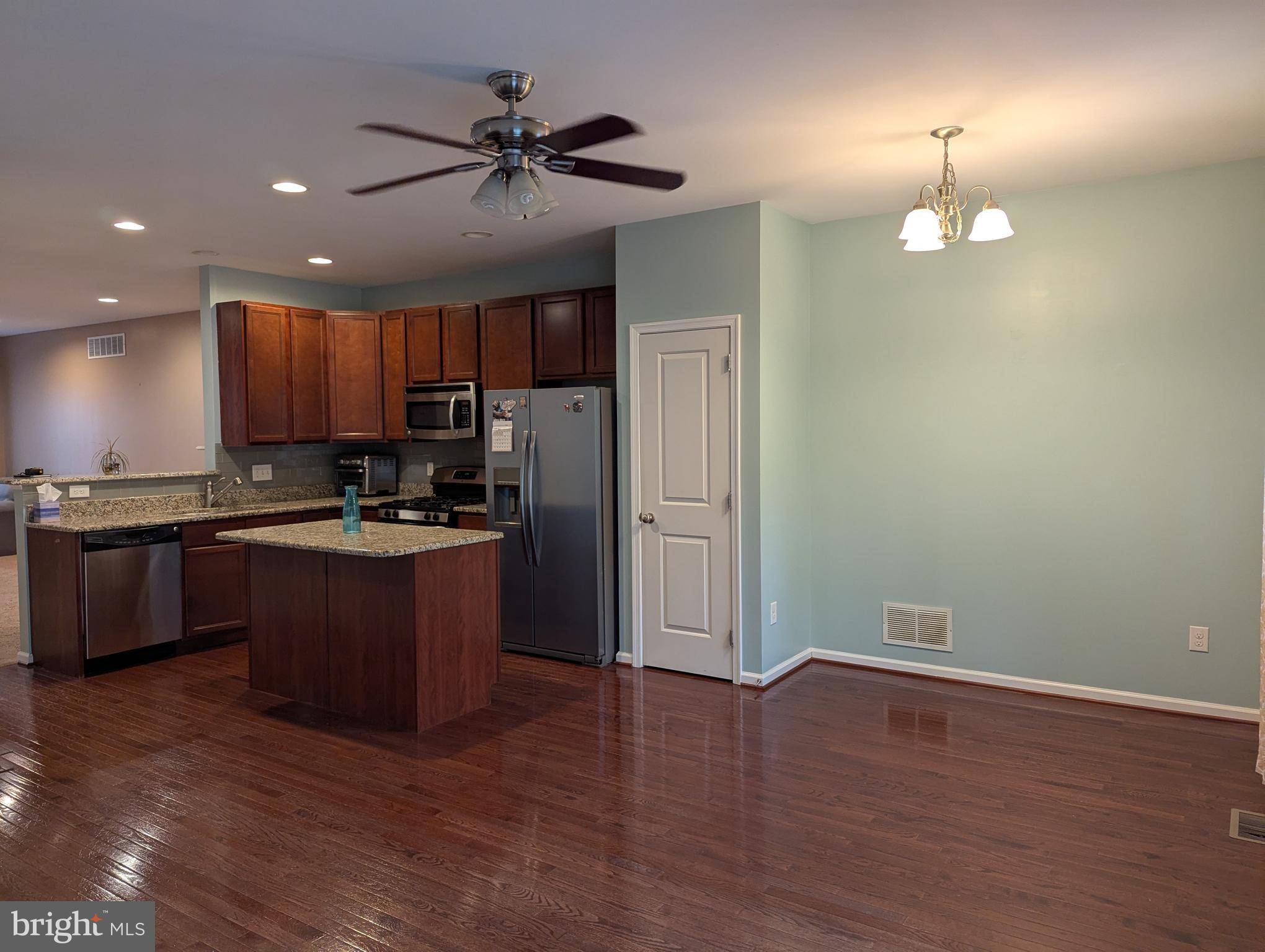 Woodbury, NJ 08096,141 W WINTERBERRY WAY W