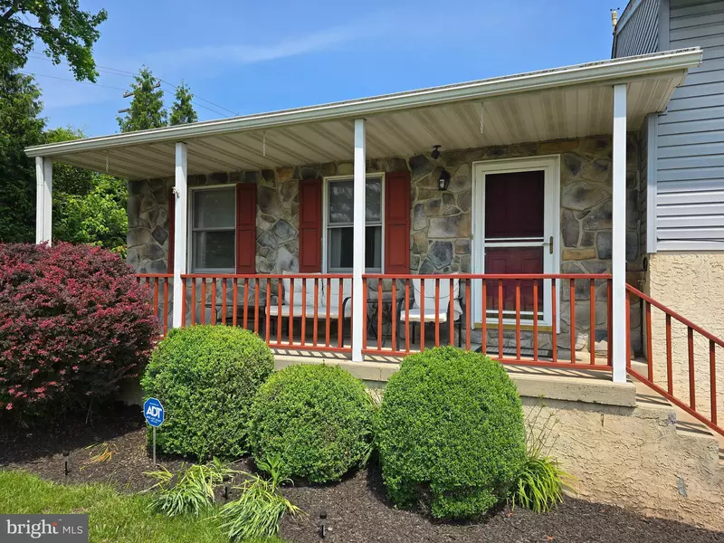100 CONSTITUTION AVE, Reading, PA 19606