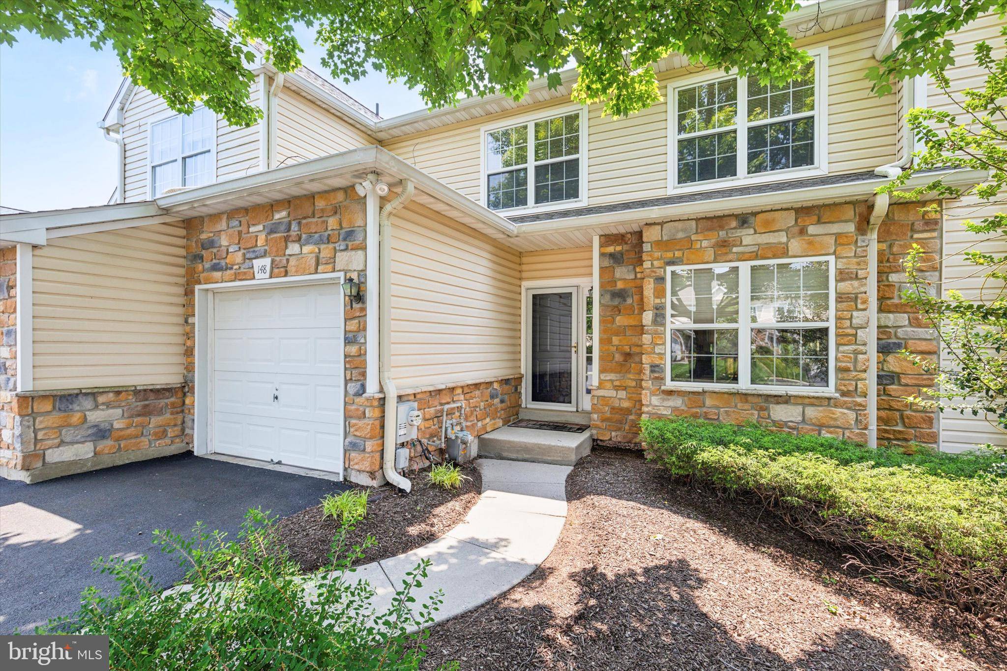 Blue Bell, PA 19422,148 CANTERBURY LN