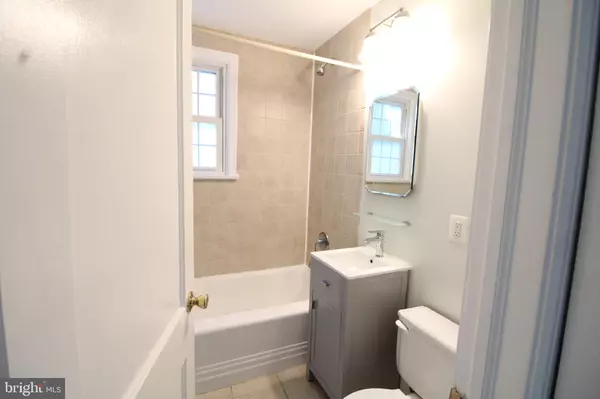 Falls Church, VA 22042,3223 BLUNDELL RD