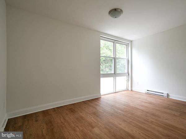 Philadelphia, PA 19121,1520 W THOMPSON ST