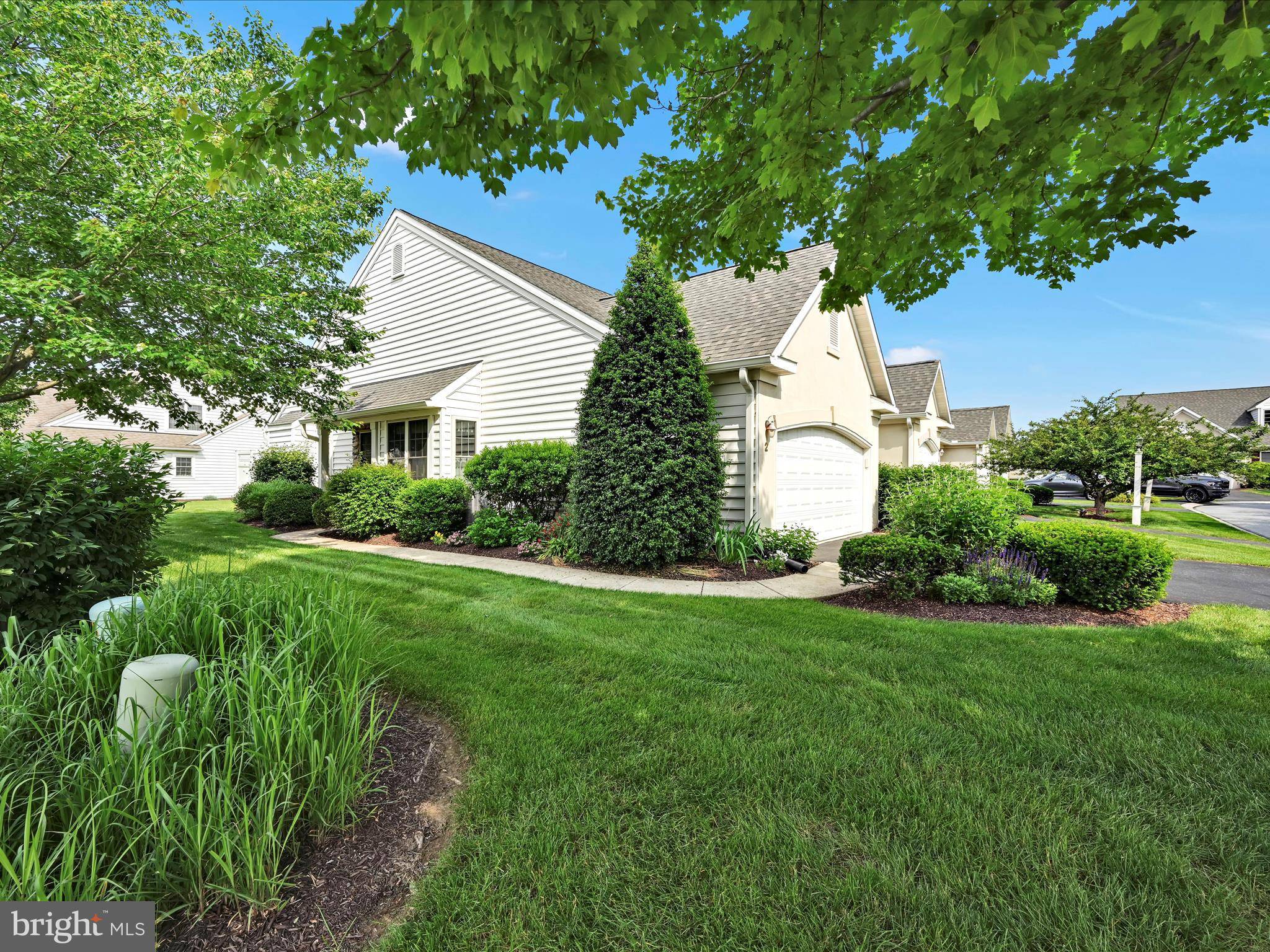 2 YORK CT, Lancaster, PA 17602
