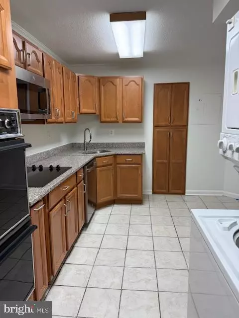 Alexandria, VA 22304,309 YOAKUM PKWY #201