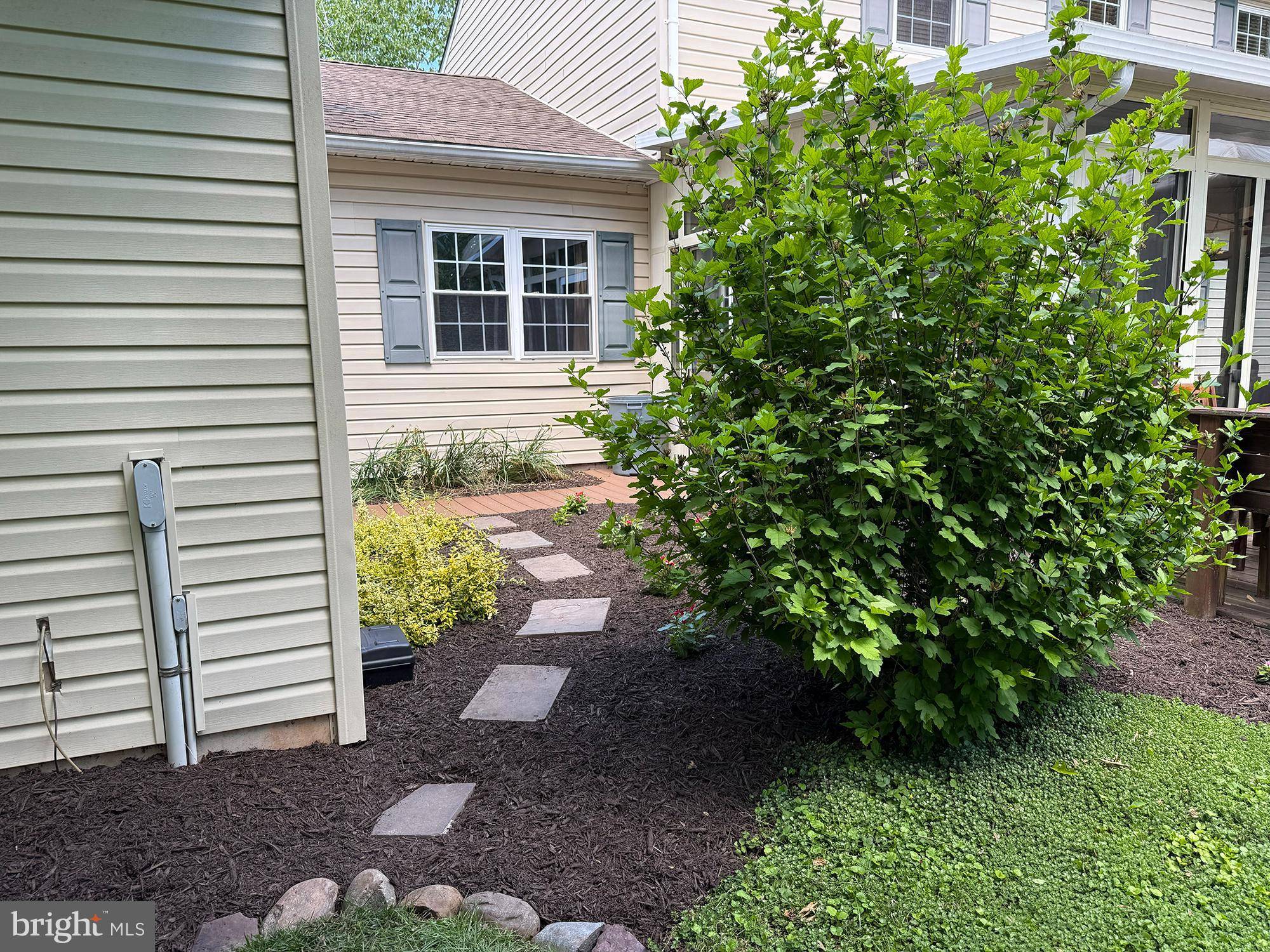 Lansdale, PA 19446,946 WOODLAWN DR