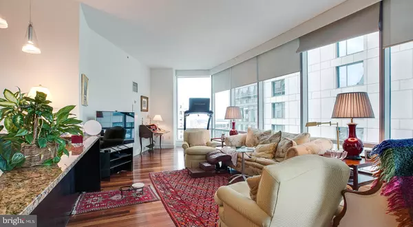 Philadelphia, PA 19102,1414 S PENN SQ #32A