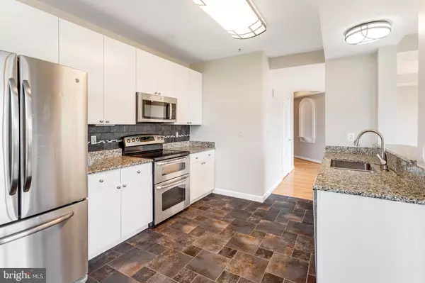 Woodbridge, VA 22191,485 HARBOR SIDE ST #414