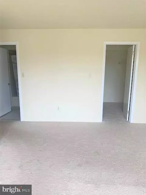 Princeton, NJ 08540,107 DELAMERE DR #12