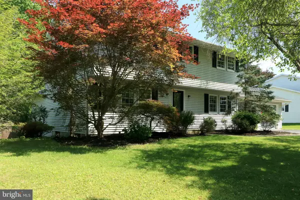 State College, PA 16801,872 BAYBERRY DR
