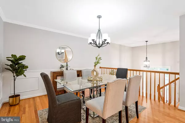 Falls Church, VA 22043,2111 KINGS GARDEN WAY