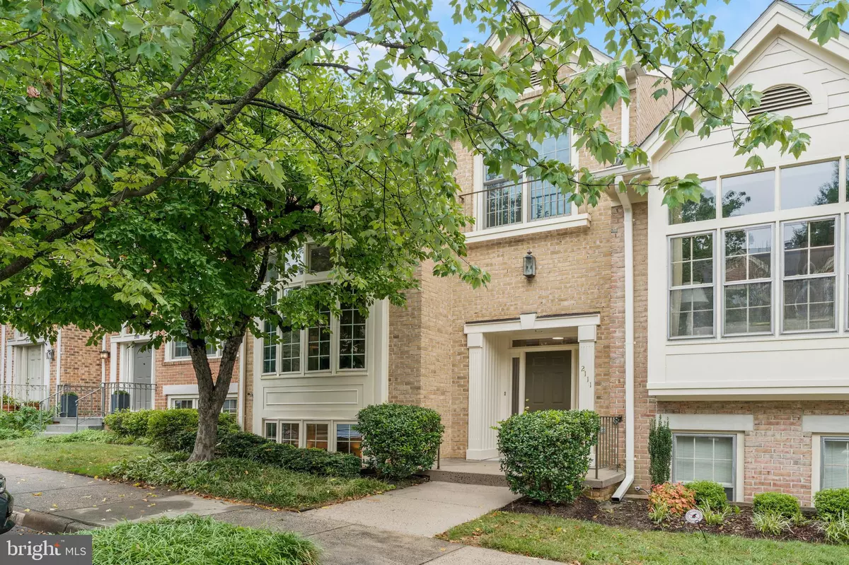 Falls Church, VA 22043,2111 KINGS GARDEN WAY