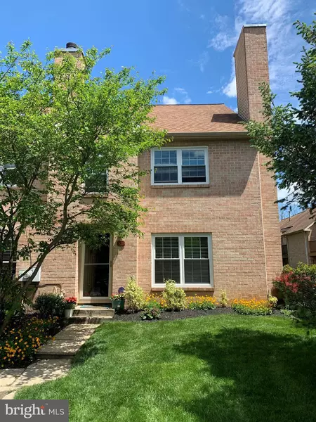 37 RAMPART DR, Chesterbrook, PA 19087