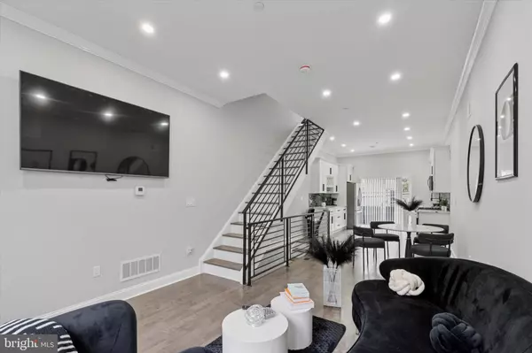 Philadelphia, PA 19146,2248 EARP ST