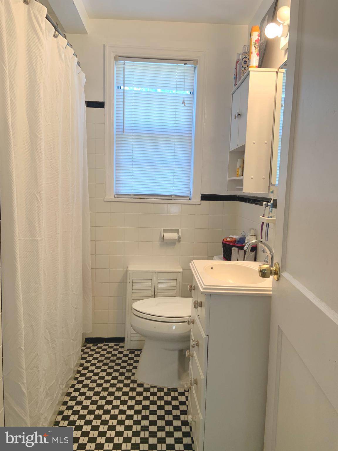 Alexandria, VA 22307,1413 BELLE VIEW BLVD #B2