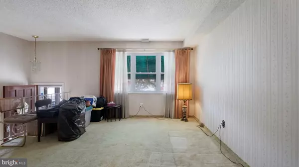 Philadelphia, PA 19142,2833 BITTERN PL