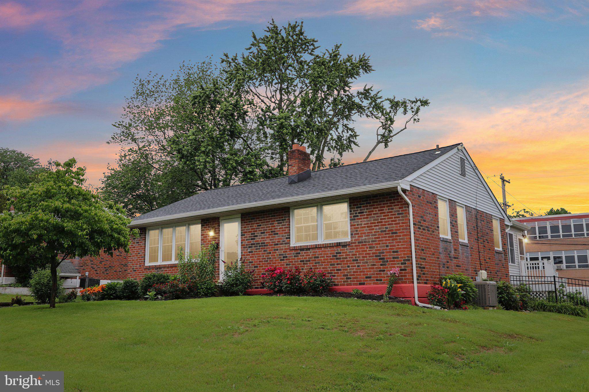 407 PINECREST RD, Norristown, PA 19403