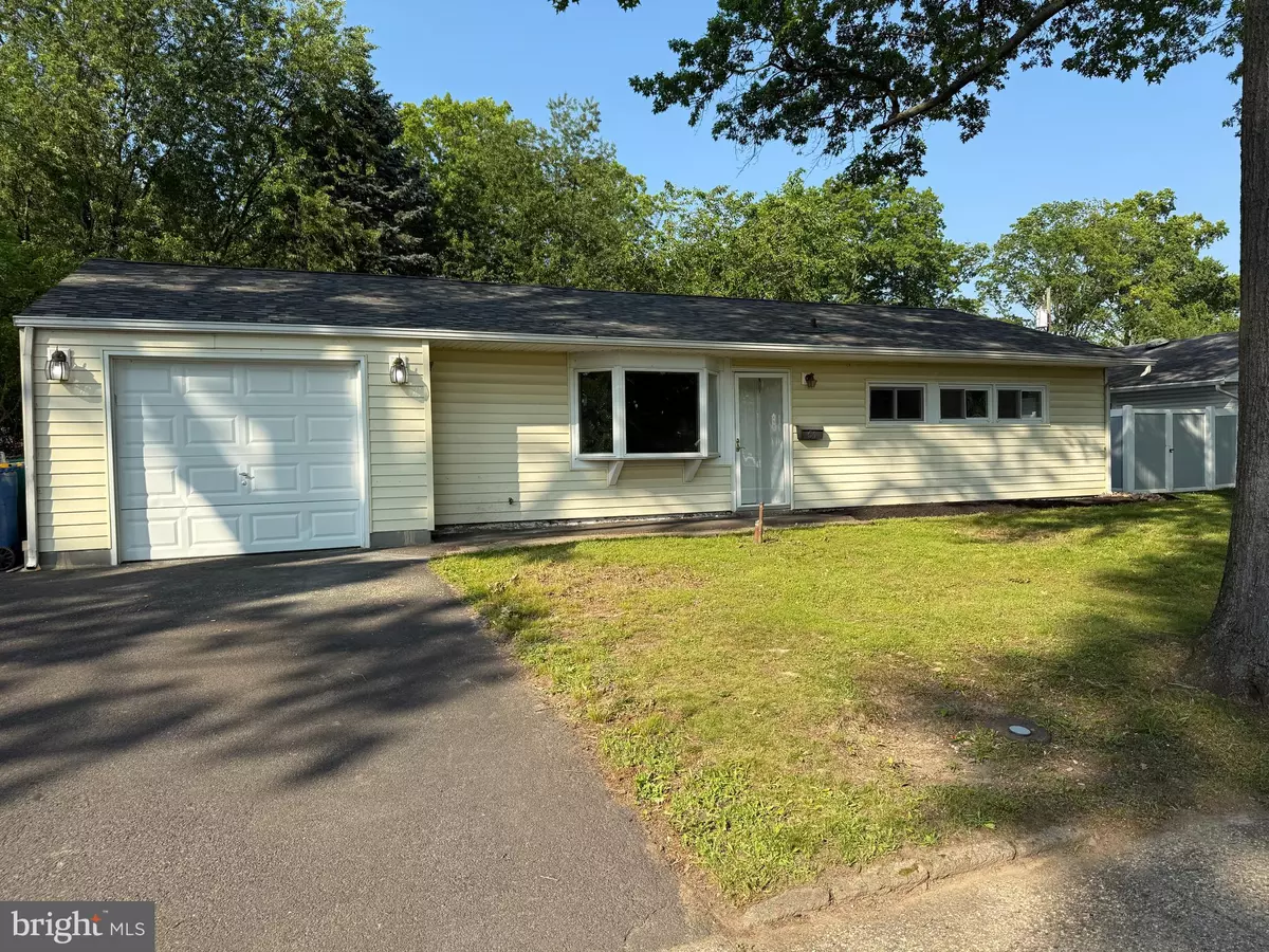 Levittown, PA 19055,56 ORCHARD LN