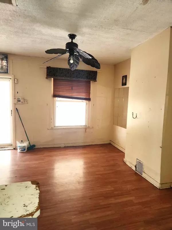 Philadelphia, PA 19140,723 W SCHILLER ST