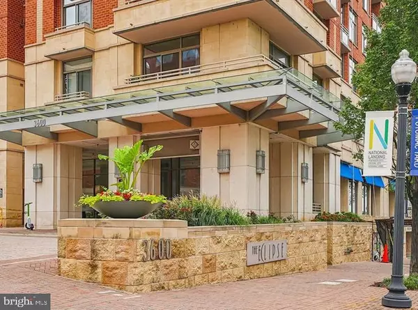 Arlington, VA 22202,3600 S GLEBE RD #330W