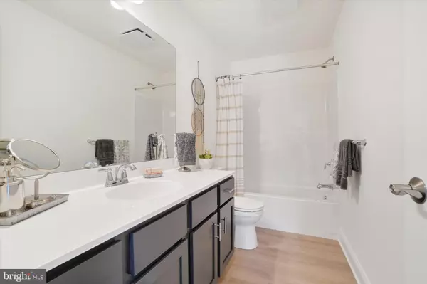 York, PA 17406,350 LLOYDS LN