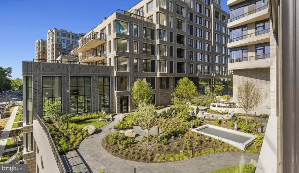 10511 STRATHMORE HALL ST #2B-3A-706, North Bethesda, MD 20852