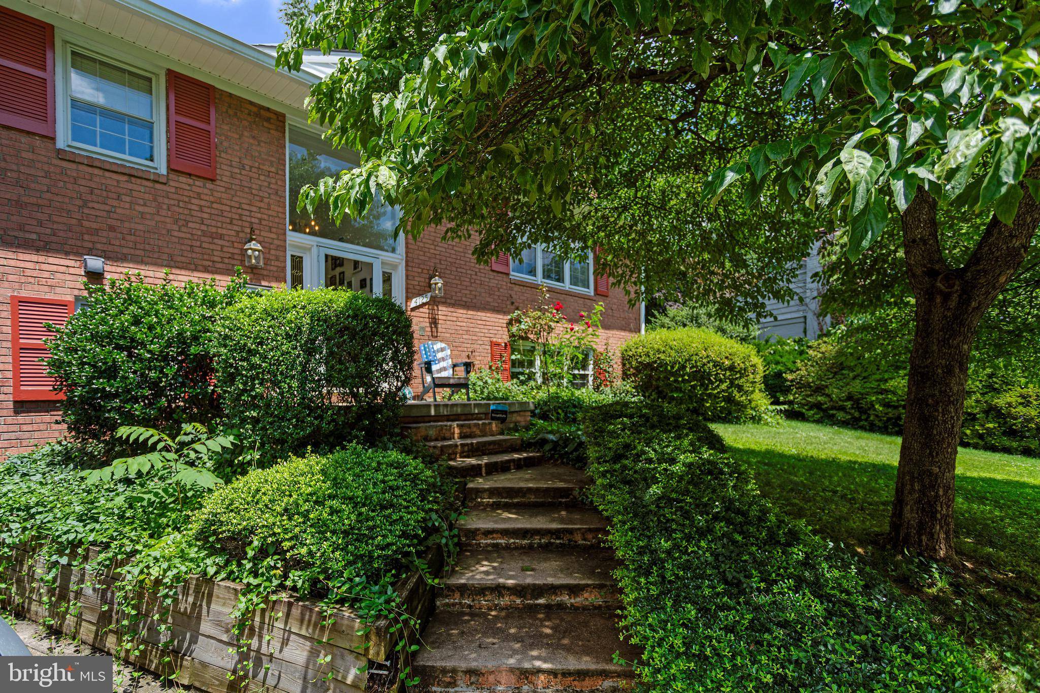 Arlington, VA 22207,4125 25TH PL N