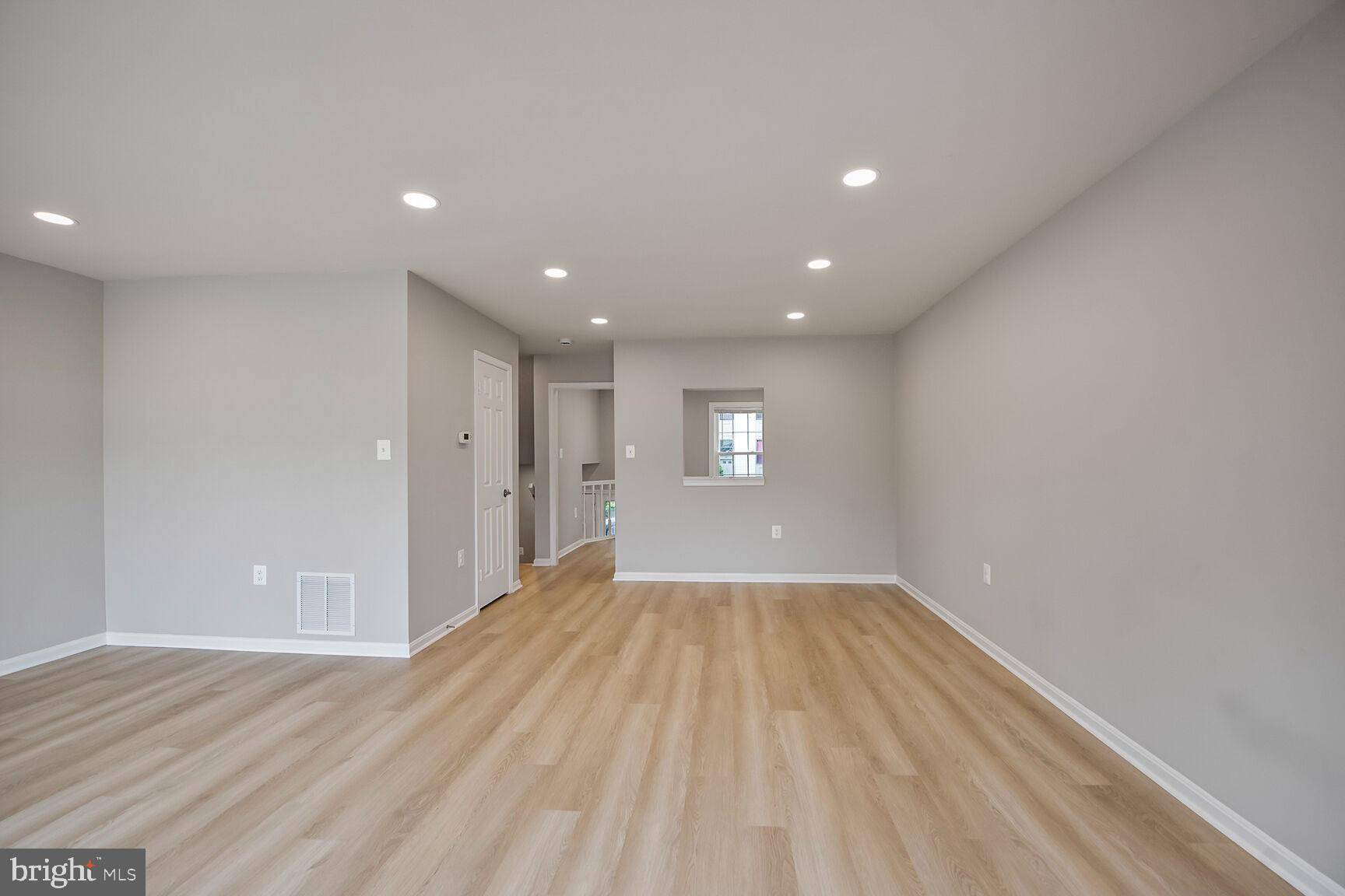 Herndon, VA 20170,982 BRANCH DR